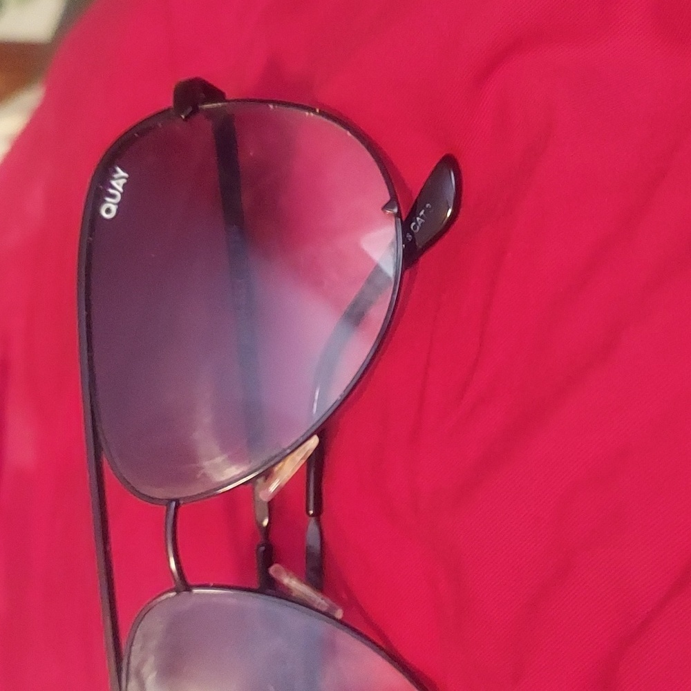 Black on black aviators by quay
